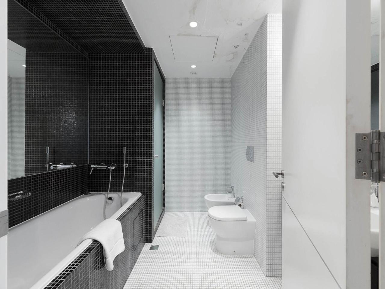 Short Limestone House Difc 2 Bedrooms Dubai