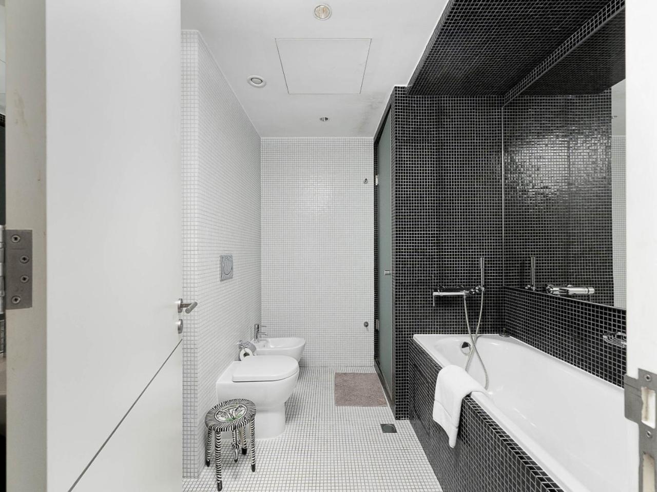 Short Limestone House Difc 2 Bedrooms Apartment *